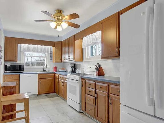 5th image of 2320 Edwards Ln