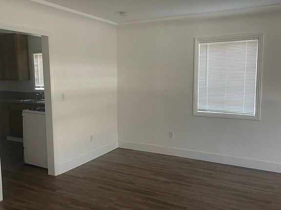 5th image of 1307 Yosemite Dr #A