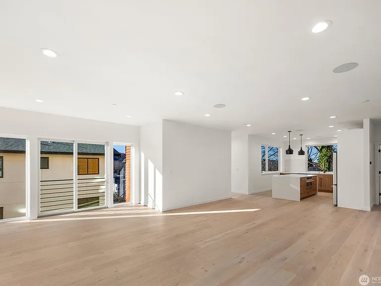 5246 23rd Ave SW — Photo 11