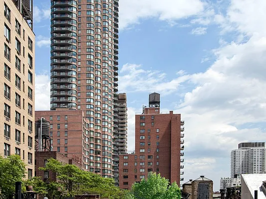 Sold by Sotheby's International Realty | media 19