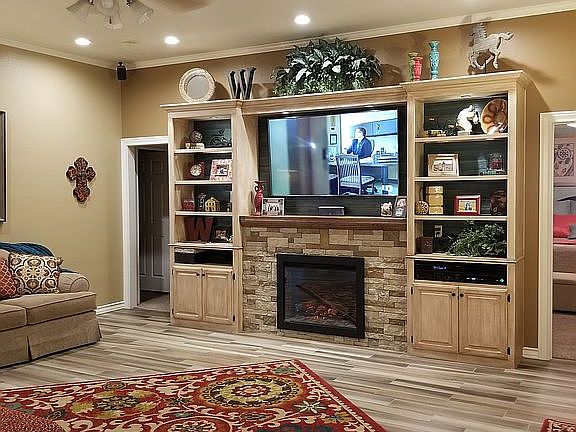 5th image of 8302 Paragon Dr