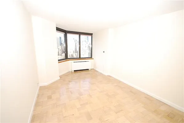 Sold by Luxury Habitat | media 4