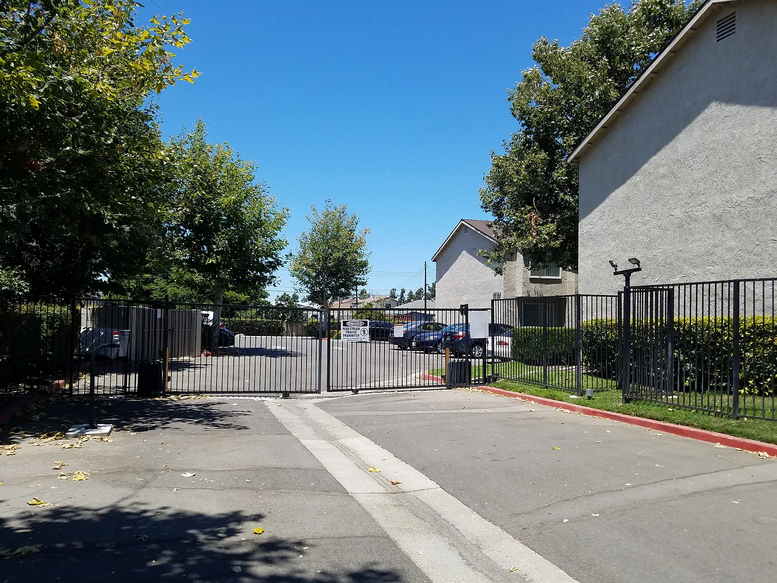 2 bed, 881 sqft, $2,500 — Photo 1