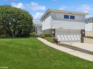 7950 Wilson Ter, Morton Grove, IL 60053