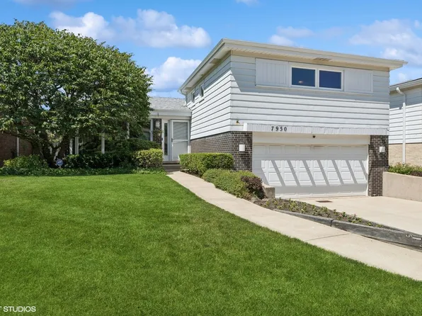 7950 Wilson Ter, Morton Grove, IL 60053
