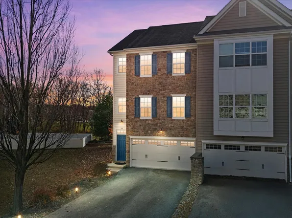 313 Latrobe Dr, Newark, DE 19702