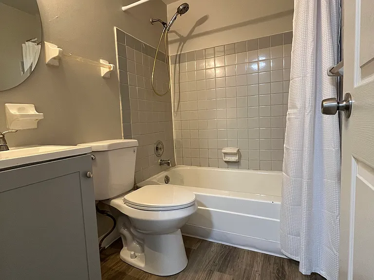 3207 Chestnut St — Photo 8