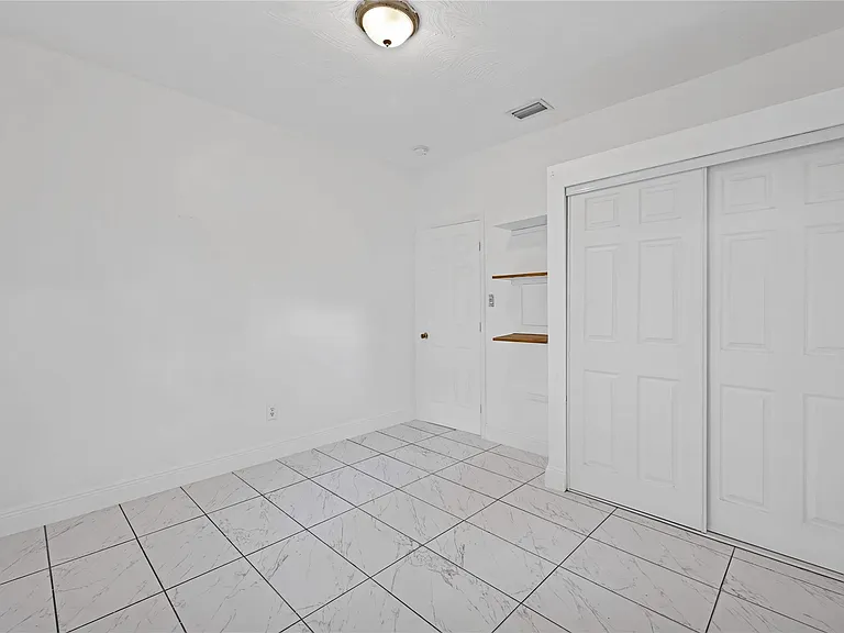 1114 NW 39th St — Photo 7