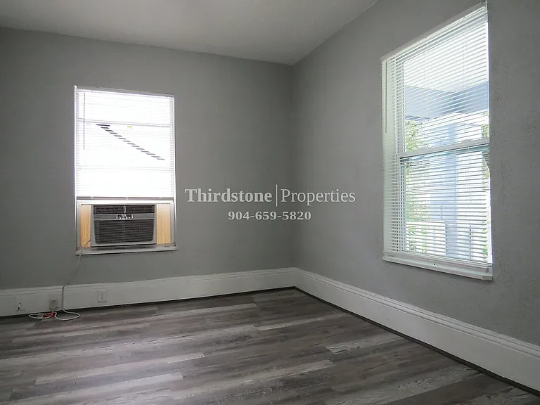 1225 E 14th St — Photo 16