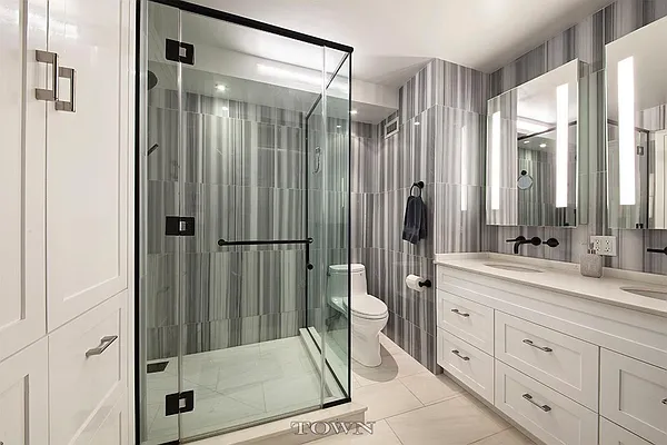 Sold by Town Residential | media 32