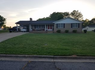 1121 Jennifer Ln, Cherryville, NC 28021
