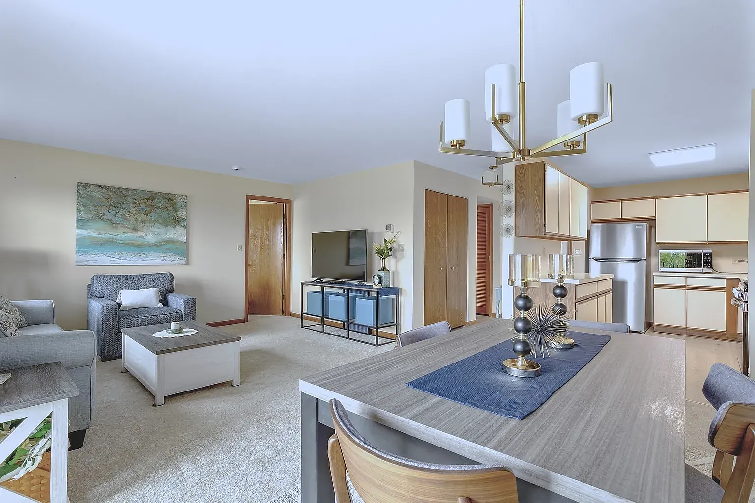 1 bed, 1.5 bath, 918 sqft, $2,100 — Photo 2