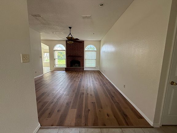 3rd image of 2204 Belton Dr
