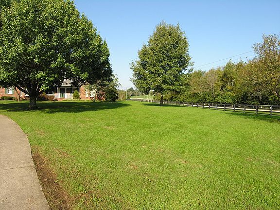 4th image of 100 Sagart Ln