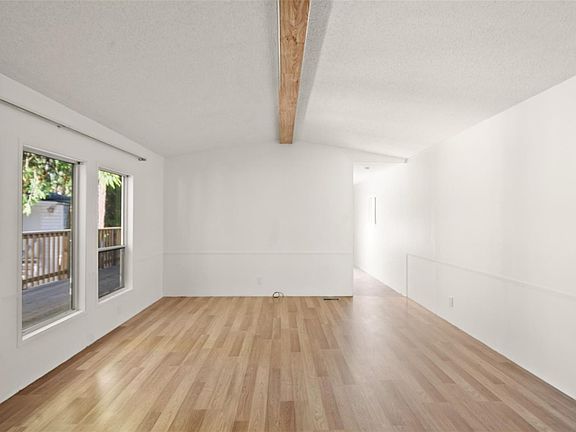 4th image of 2741 Stautw Rd #5