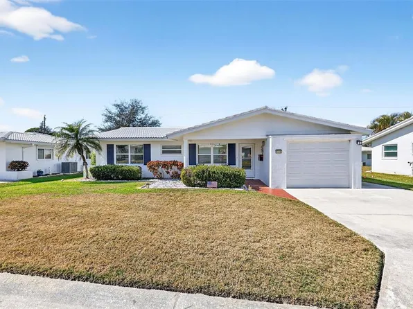 9208 142nd St, Seminole, FL 33776