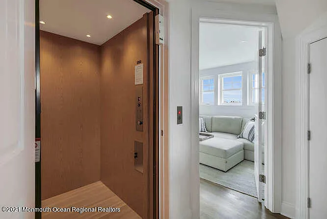 916 Ocean Ave #WEEKLY PRICE — Photo 41