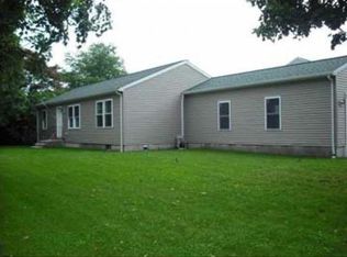 1614 W Main Rd, Middletown, RI 02842