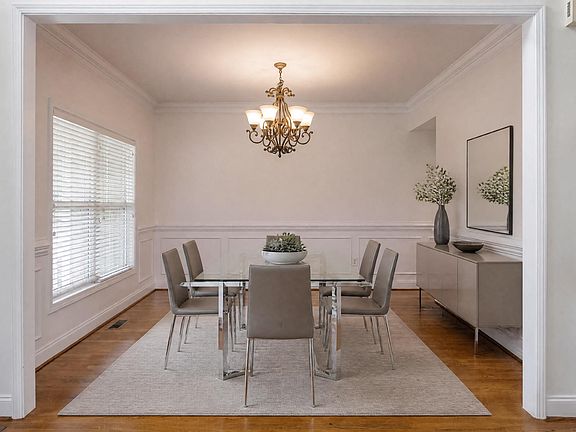 4th image of 6 Moss Wood Cir