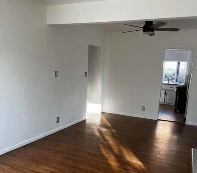 2751 Mary St — Photo 12