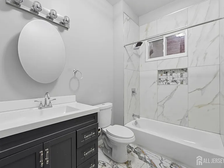 327 S Orange Ave #1 — Photo 10