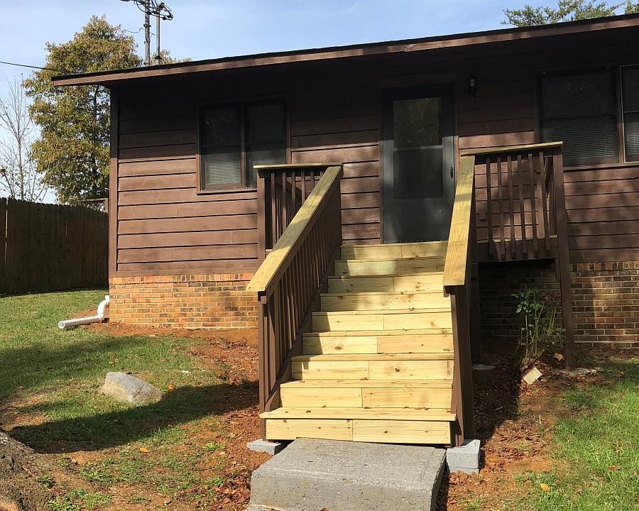 1st image of 121 N Creek Dr #5
