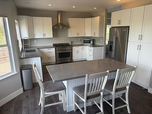 2nd image of 10563 Rock View Ct