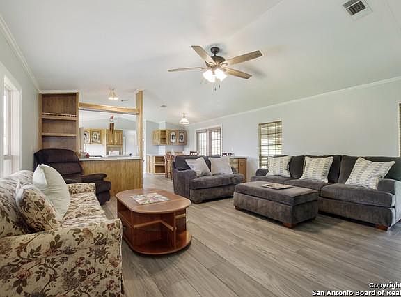 4th image of 200 Cross Lake Dr