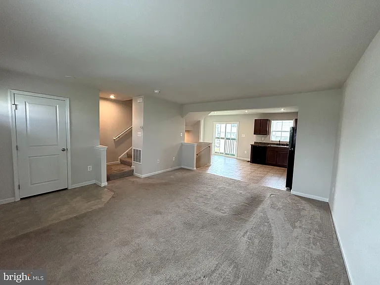 57 Sebago Pl — Photo 2