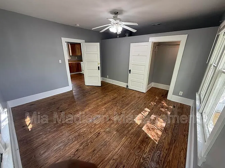 607 W 44th St #B — Photo 16