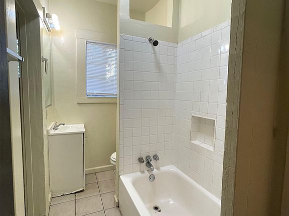 5th image of 1823 N Center St
