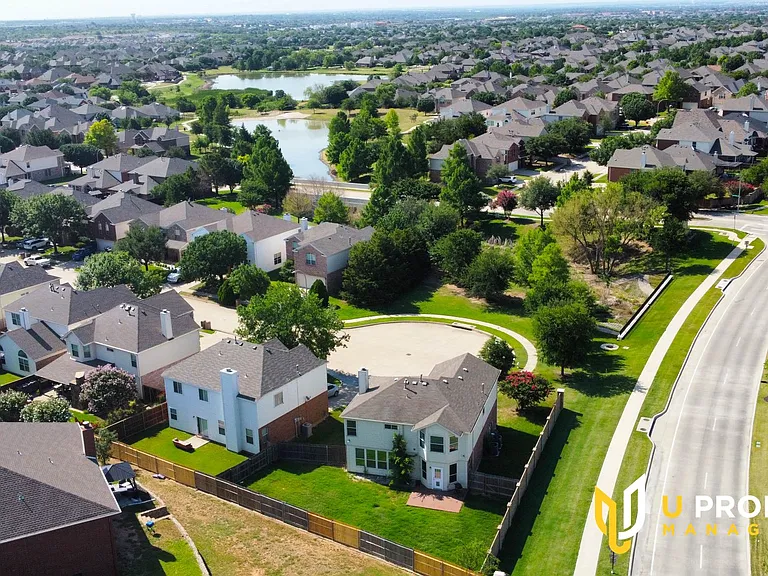 3501 Aldersyde Dr — Photo 33
