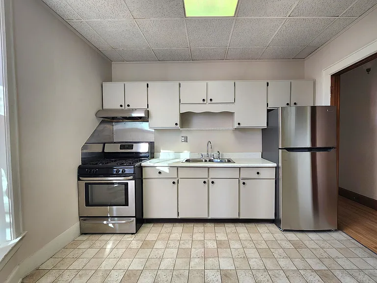 814 Center Ave #C — Photo 6