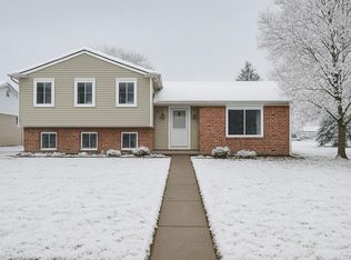 43263 Hartwick Dr, Sterling Heights, MI 48313
