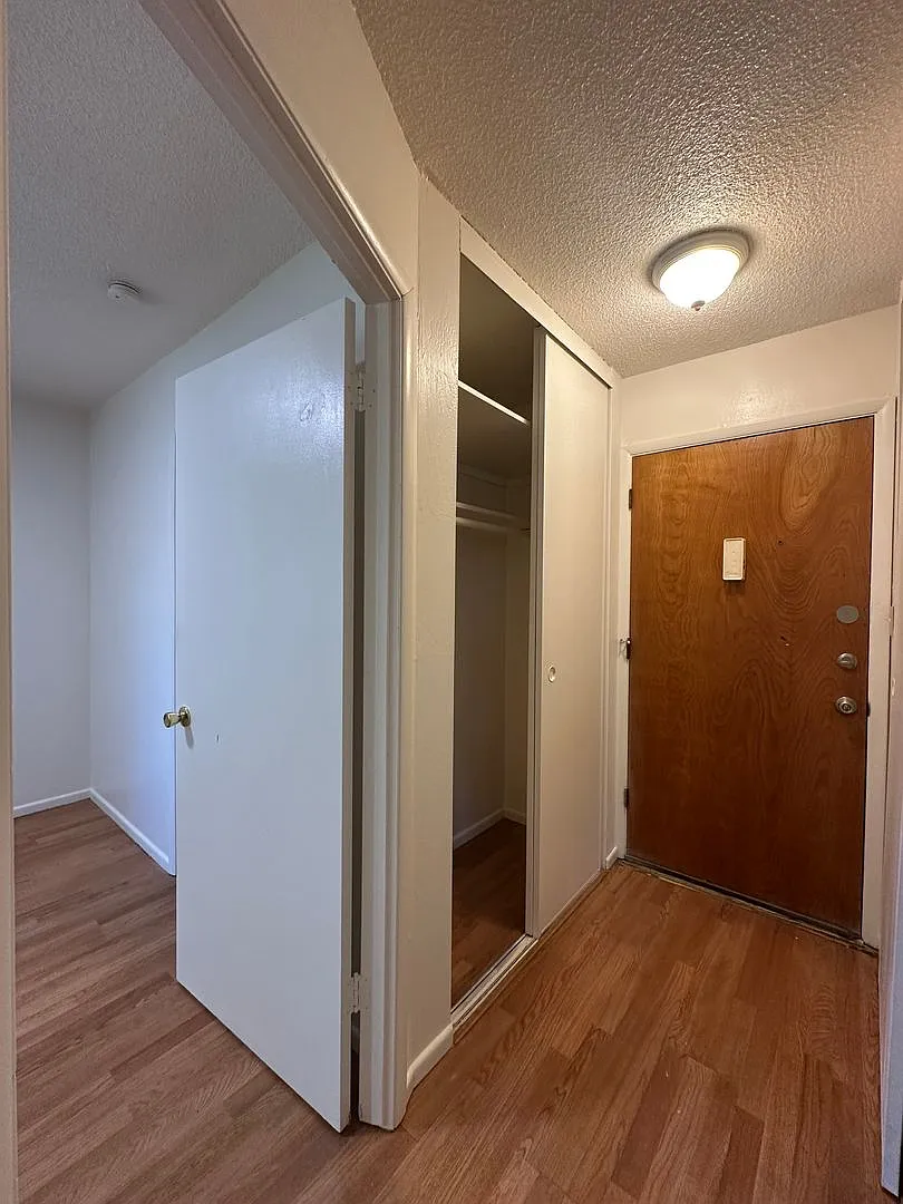 Mill St Manor — Photo 3