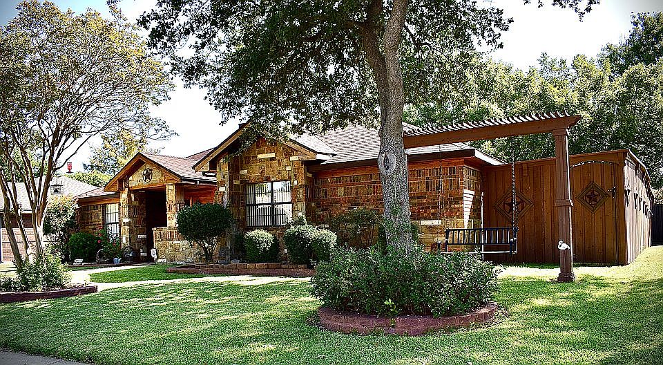 1st image of 2810 Baron Dr