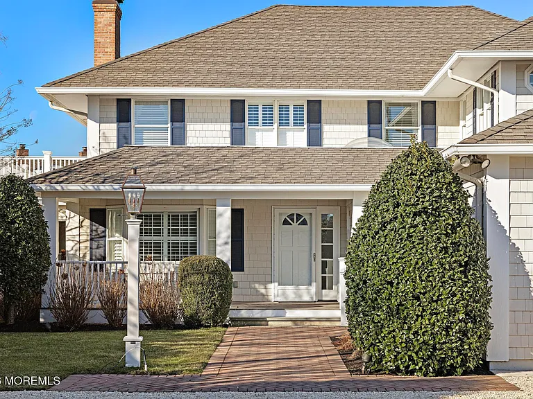 954 Barnegat Ln — Photo 6