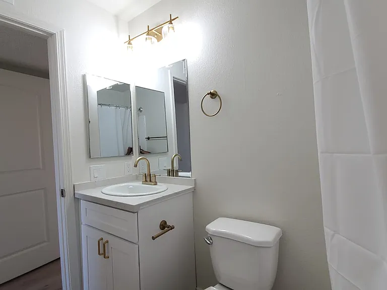 Portofino Apartments — Photo 13
