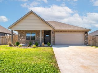 2000 E Hudson Dr, Siloam Springs, AR 72761