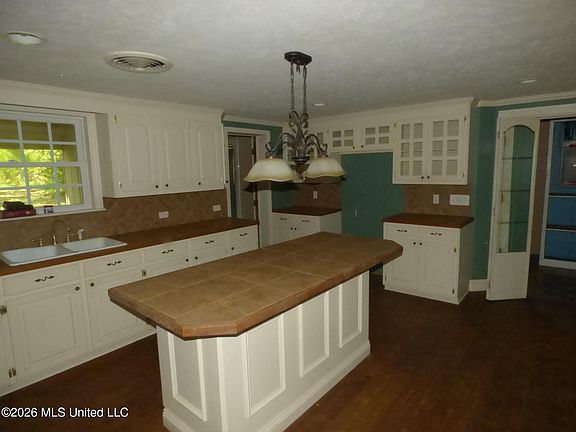 4th image of 370 Roan Ready Rd