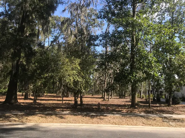 118 Palmetto Pkwy, Hilton Head Island, SC 29926