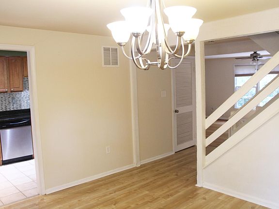 3rd image of 13192 Putnam Cir
