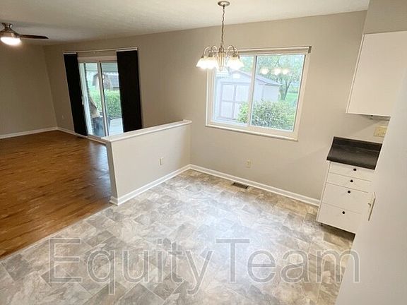 3rd image of 12045 Edgeworth Ct