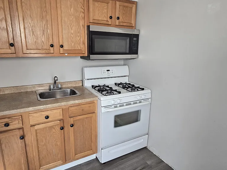 5542 Midwood Ave #2 — Photo 11