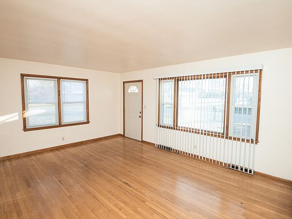 3rd image of 1007 Elizabeth Dr APT A