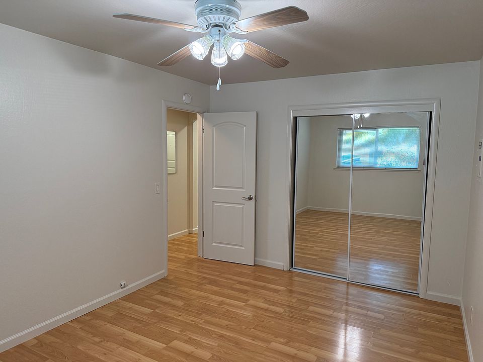 2nd image of 675 Middle Rd #8