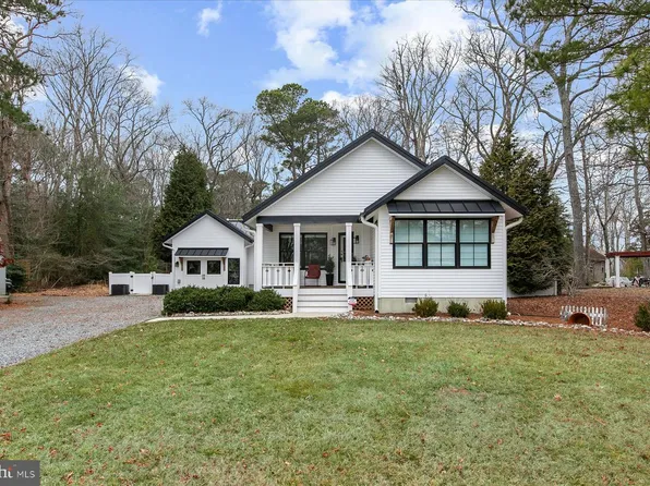 10 Woods Ln, Ocean View, DE 19970