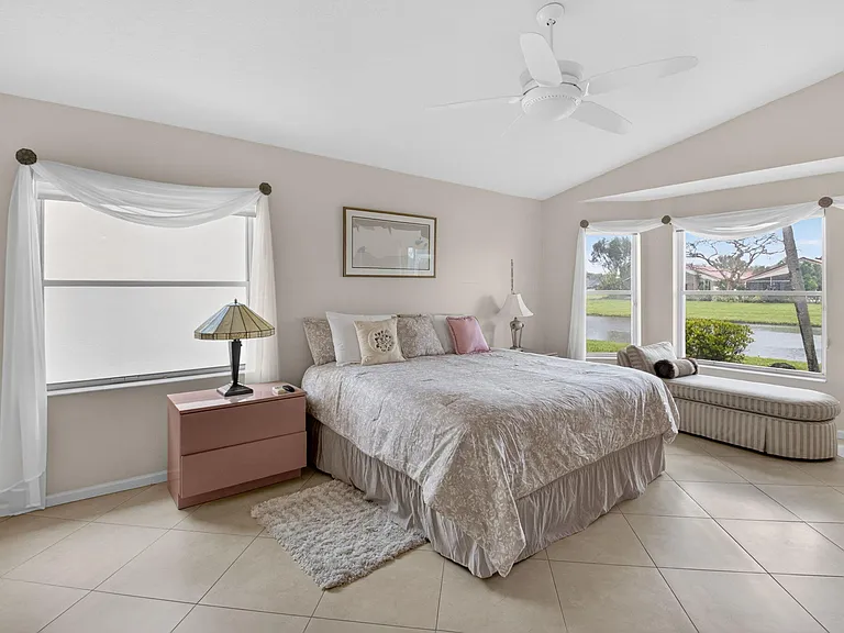 5256 Glenville Dr — Photo 29