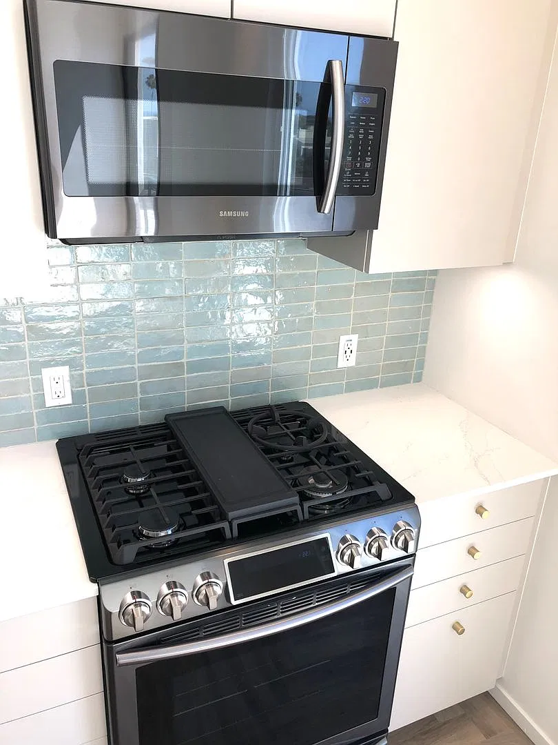 The Collins - Residential/Hillcrest — Photo 4