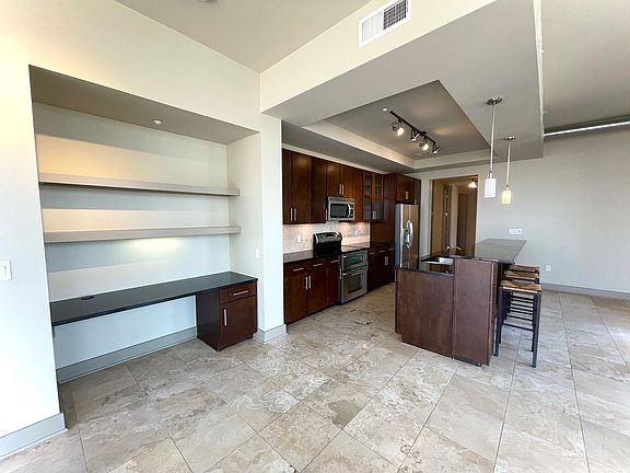 4th image of 330 E 6th Ave #330